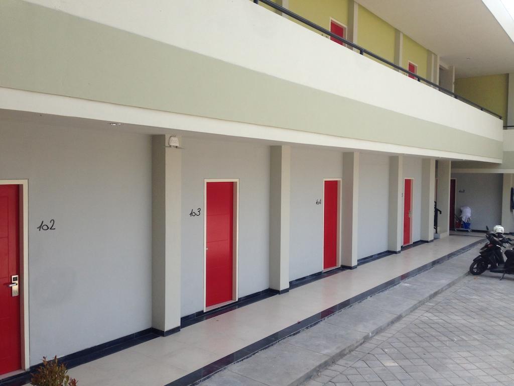 Rumah Cassa Guest House Σουραμπάγια Εξωτερικό φωτογραφία