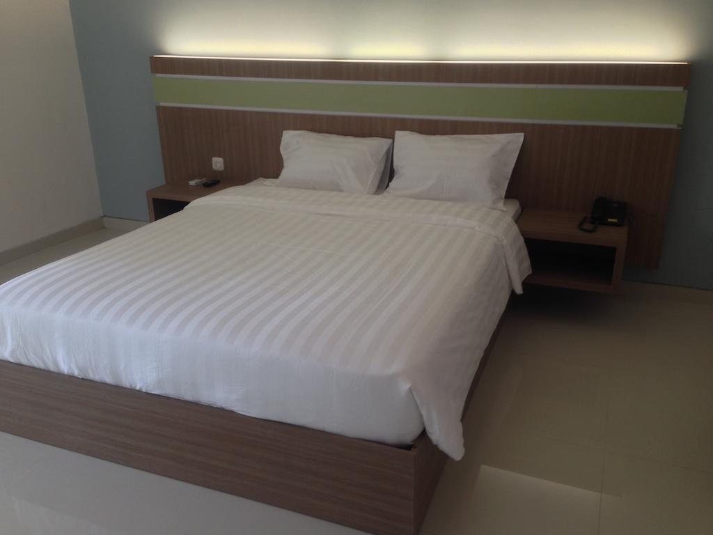 Rumah Cassa Guest House Σουραμπάγια Δωμάτιο φωτογραφία